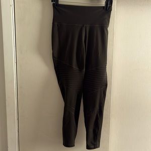 Old Navy size SM charcoal, gray, active leggings